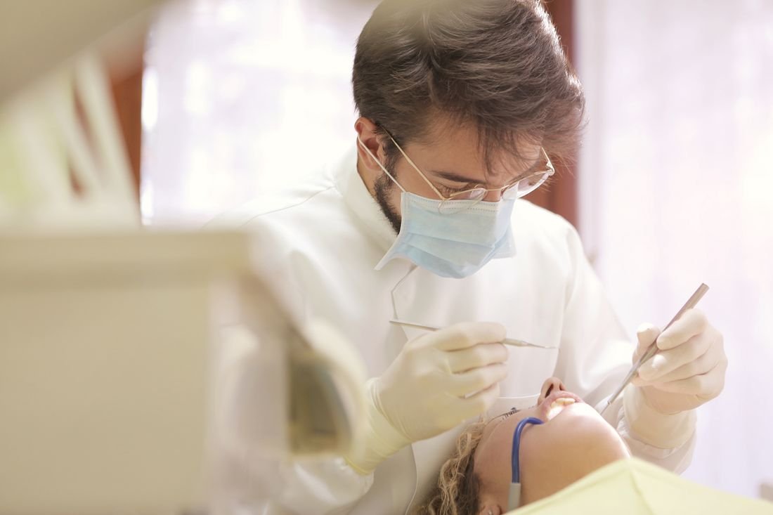 Gentle tooth extraction at home